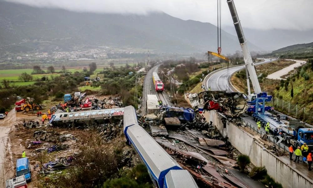 Τέμπη: Ποινική δίωξη σε στέλεχος του υπουργείου Μεταφορών